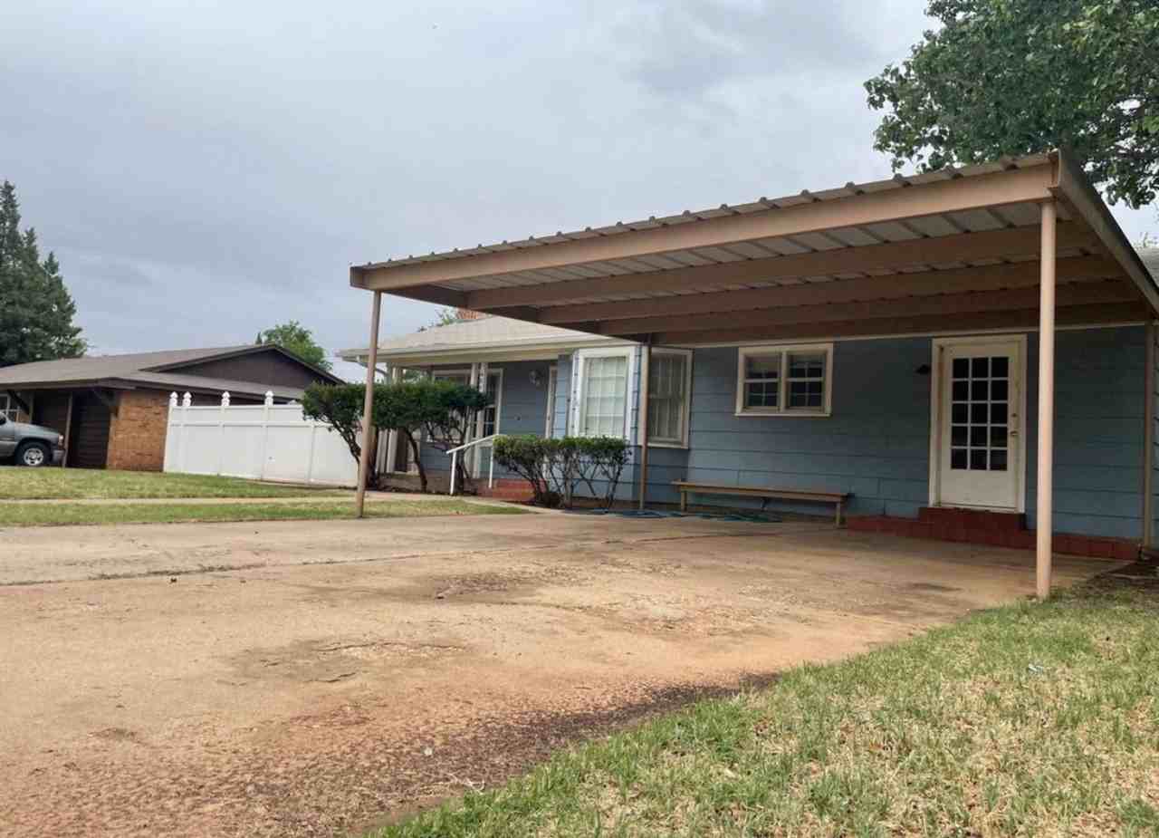 4805 12th St - Photo 3 of 5