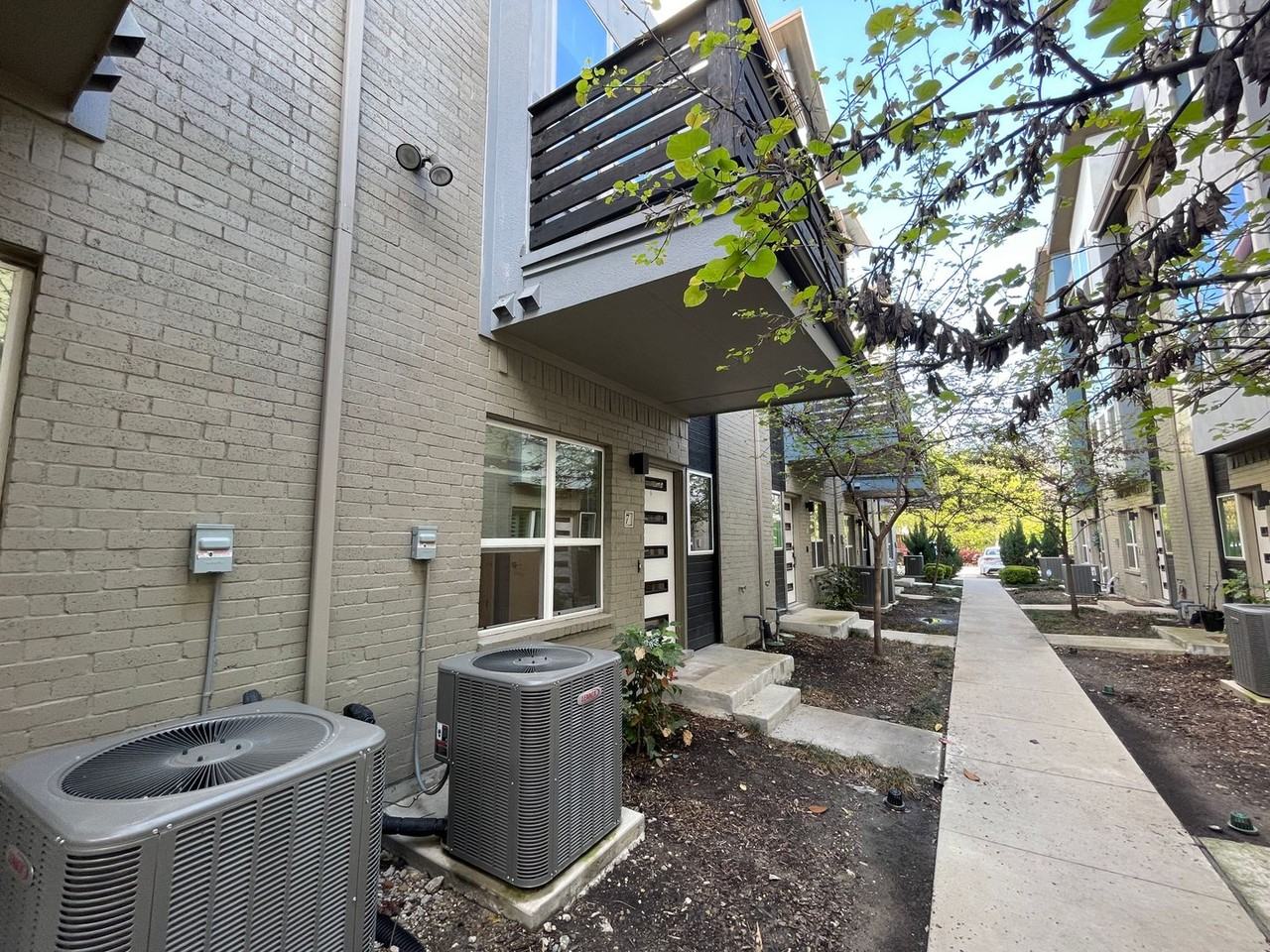 4910 Live Oak St #7 - Photo 5 of 31