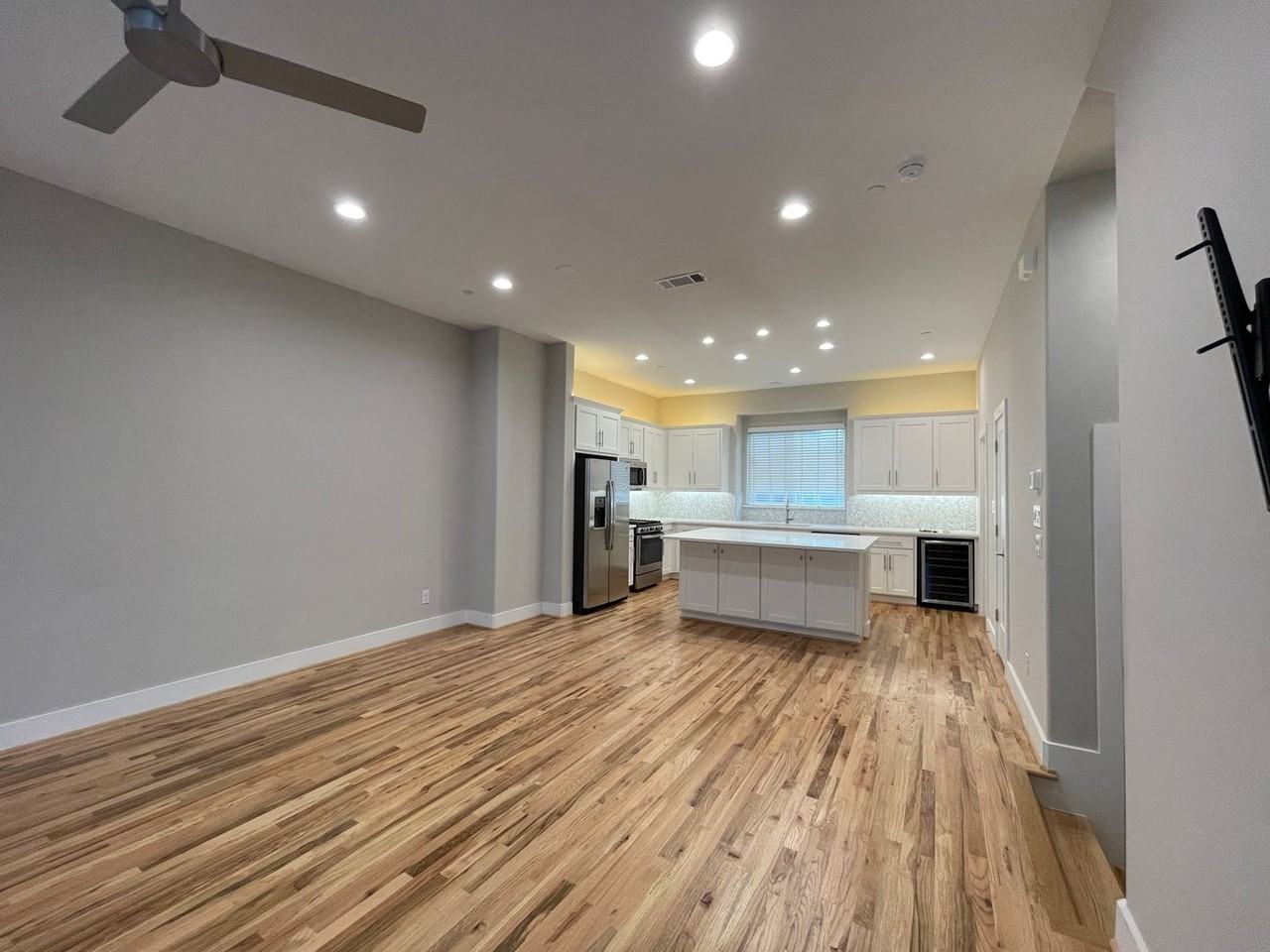 4910 Live Oak St #7 - Photo 4 of 33