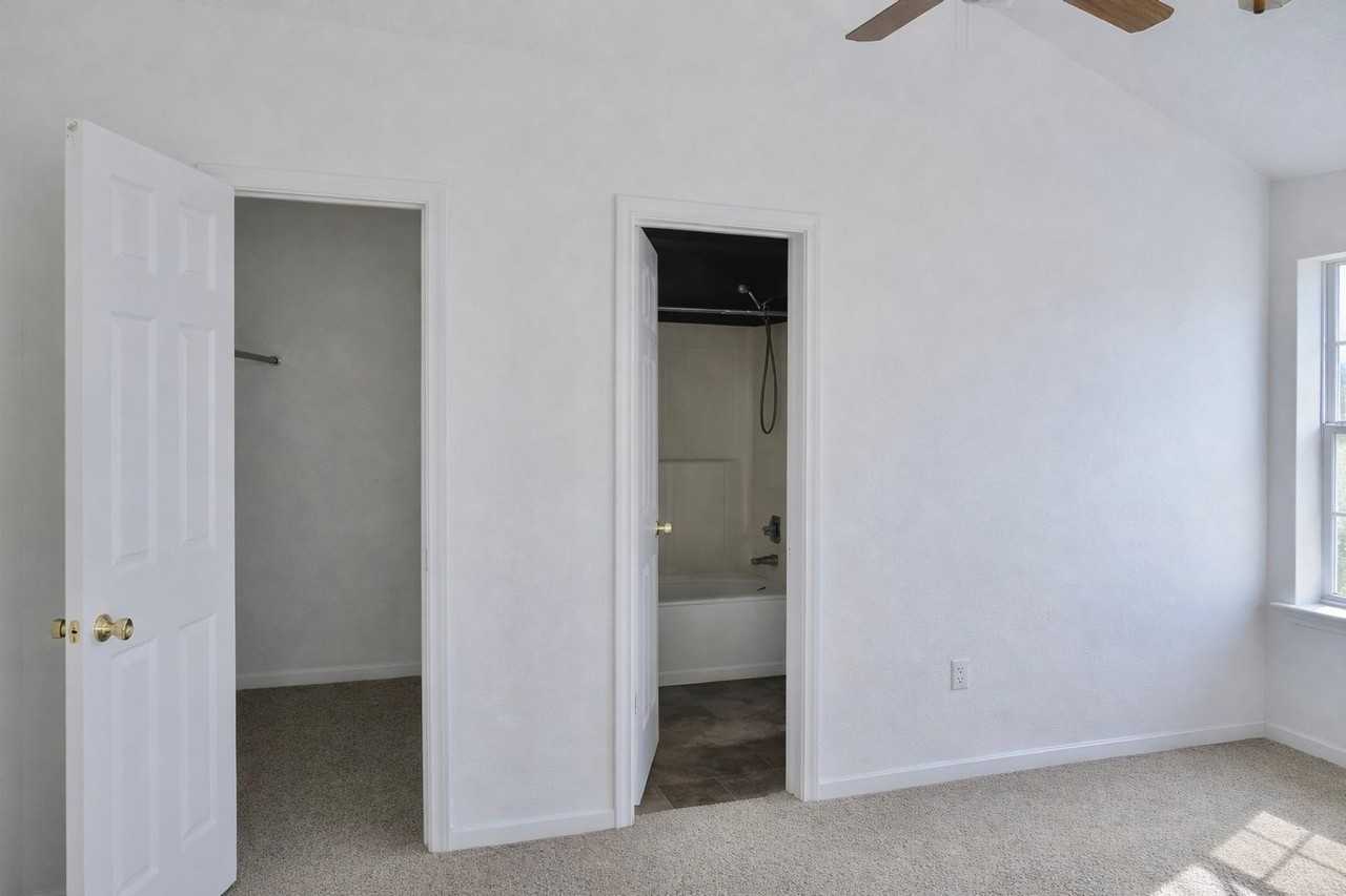 3004 Levy Ln - Photo 7 of 10