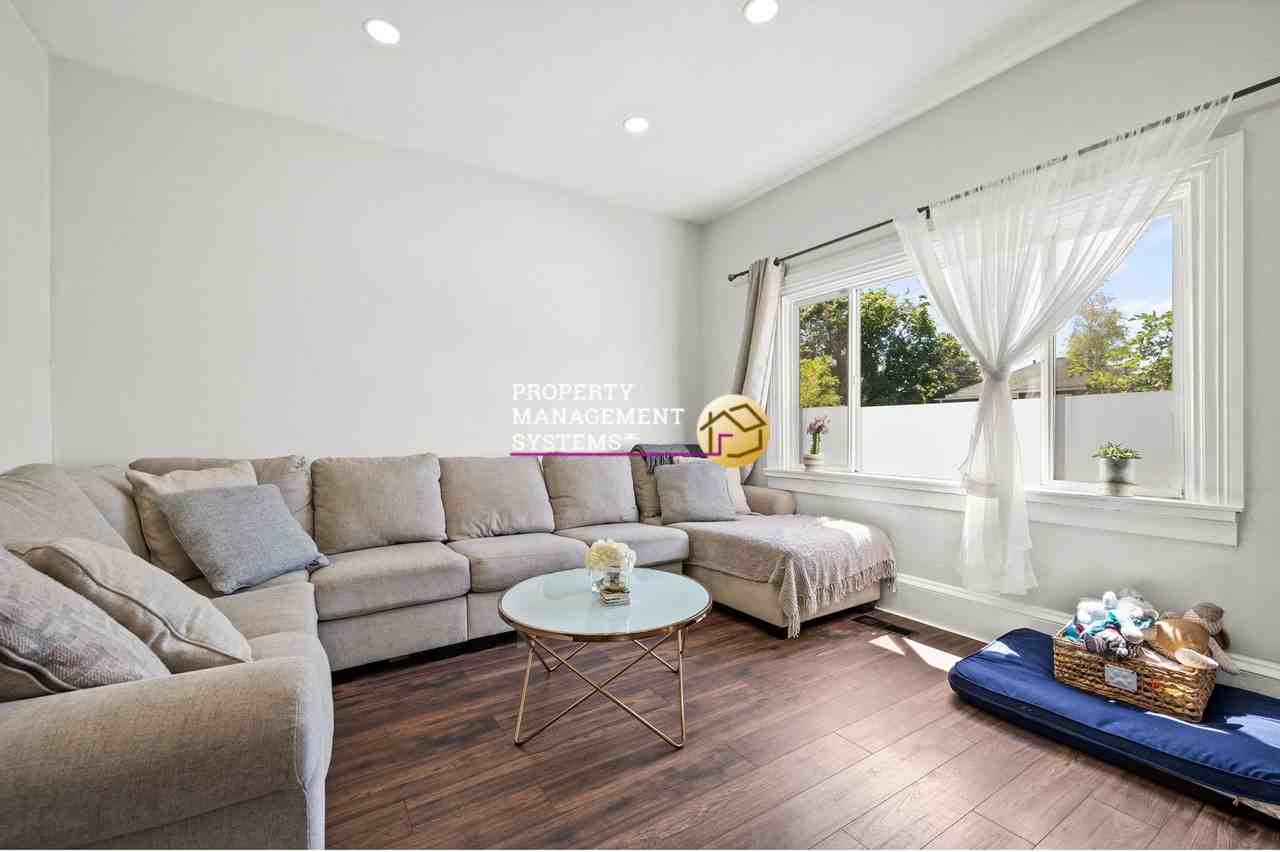 531 E Downington Ave - Photo 2 of 22