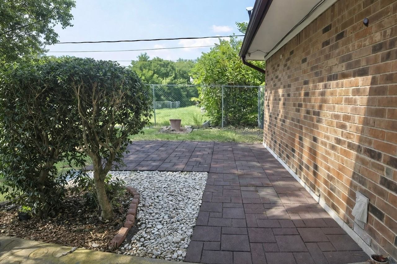 2504 Lake Rd - Photo 2 of 7