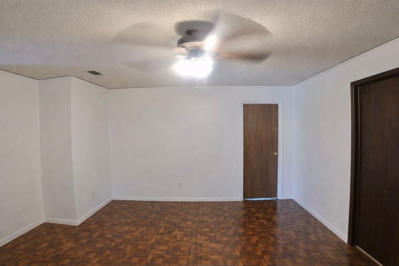 2504 Lake Rd - Photo 4 of 7