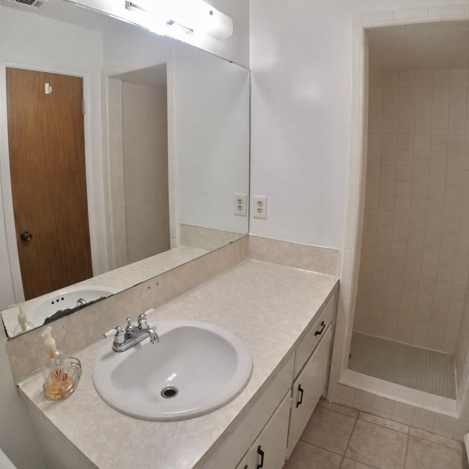 2504 Lake Rd - Photo 5 of 7