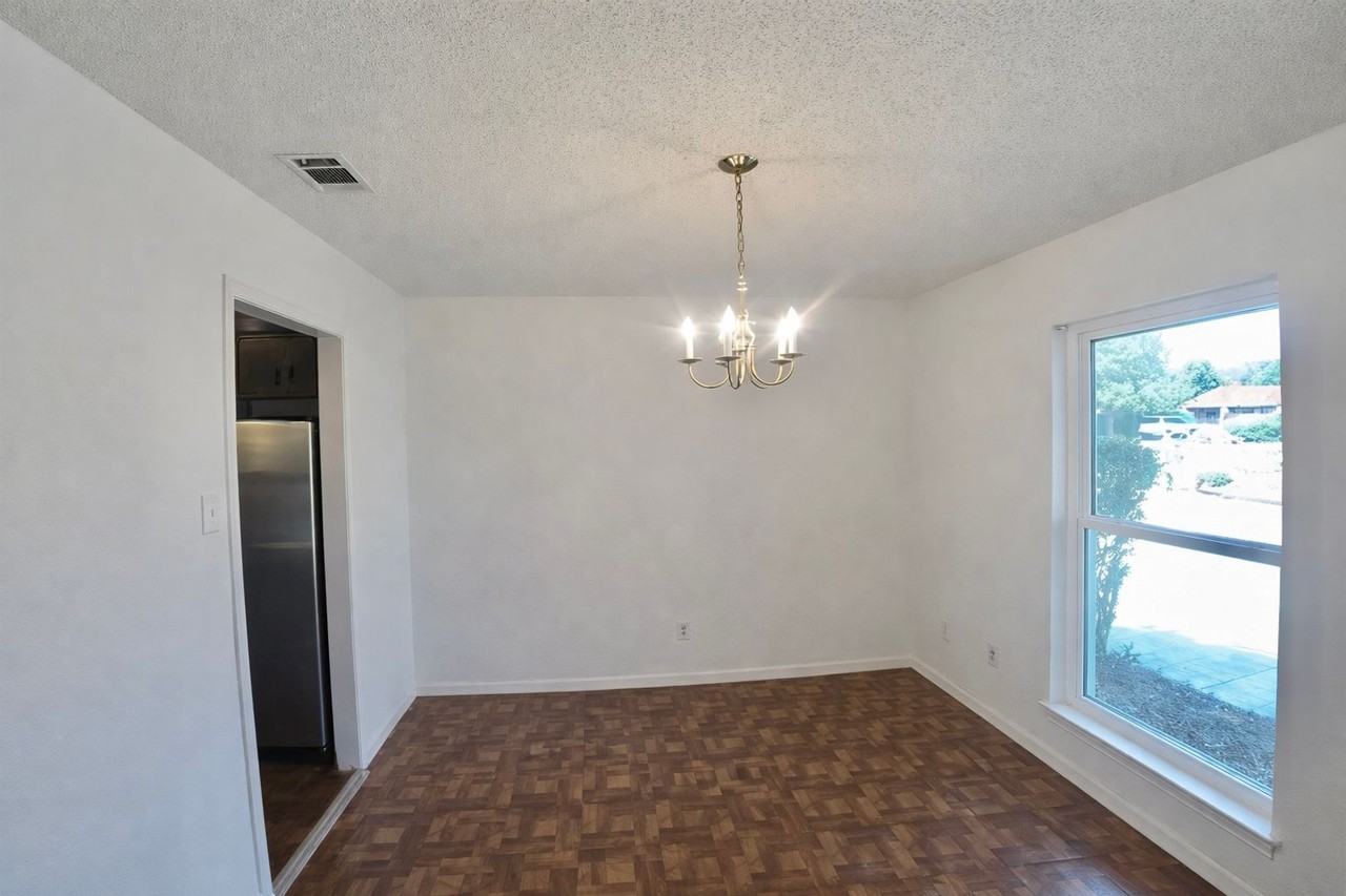 2504 Lake Rd - Photo 6 of 7