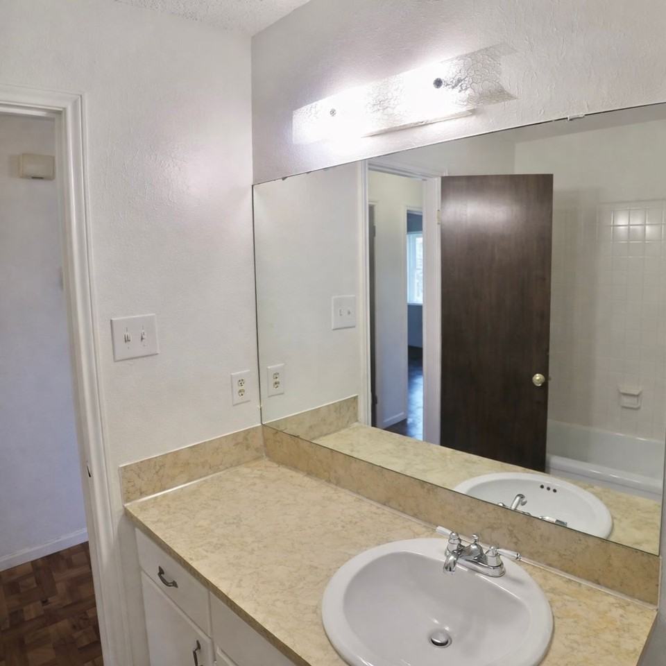 2504 Lake Rd - Photo 7 of 7