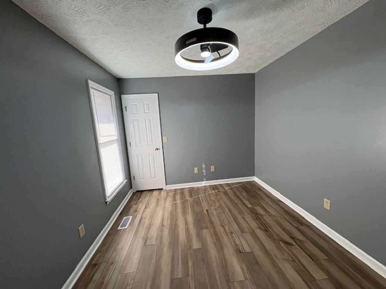 504 Offing Dr - Photo 7 of 18