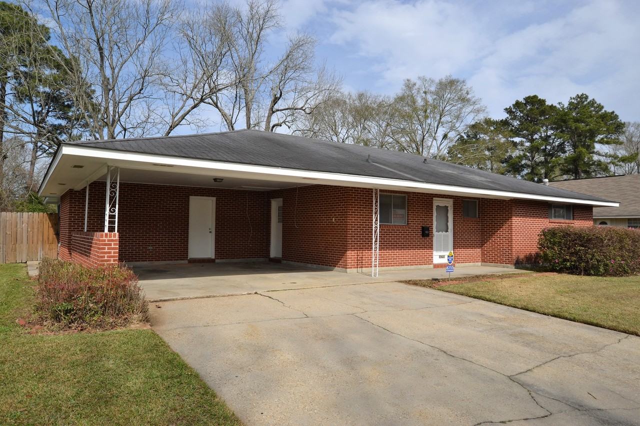 8255 Queenswood Ct - Photo 5 of 23