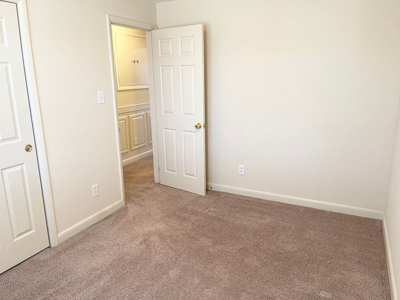 1133 4th St Nw - Photo 7 of 24