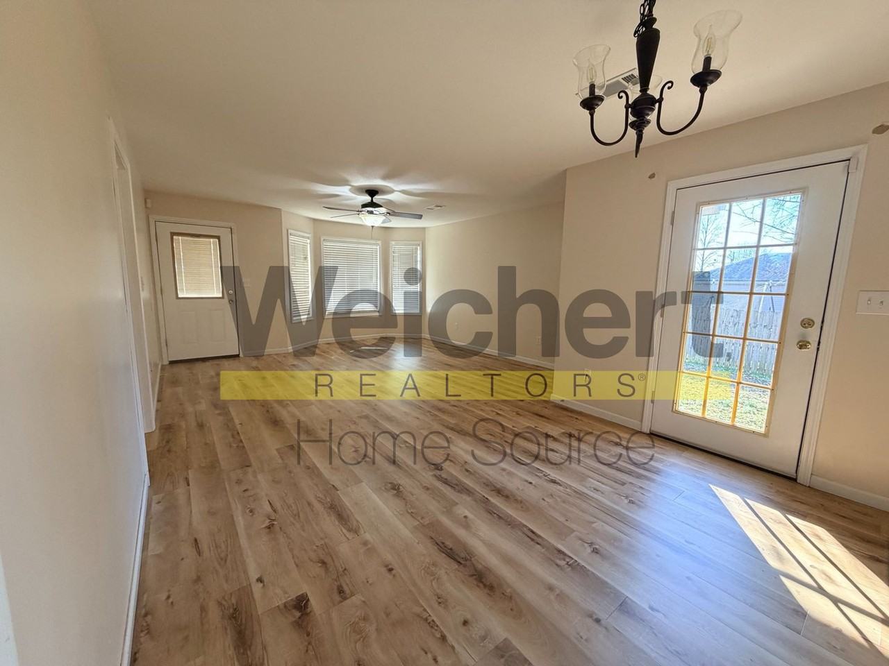 605 N 3rd St - Photo 3 of 7