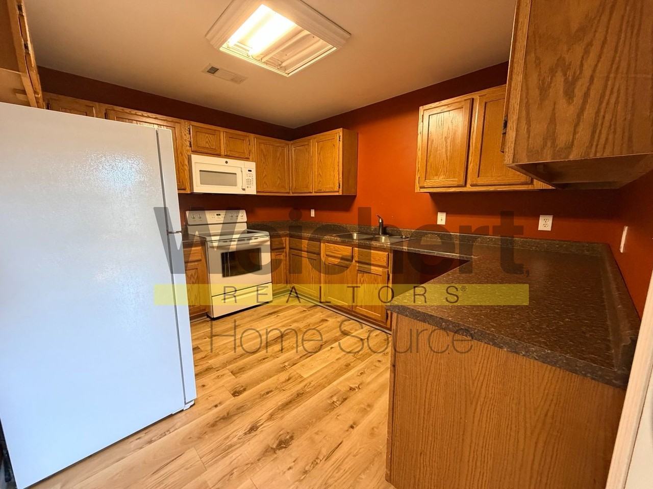 605 N 3rd St - Photo 4 of 7