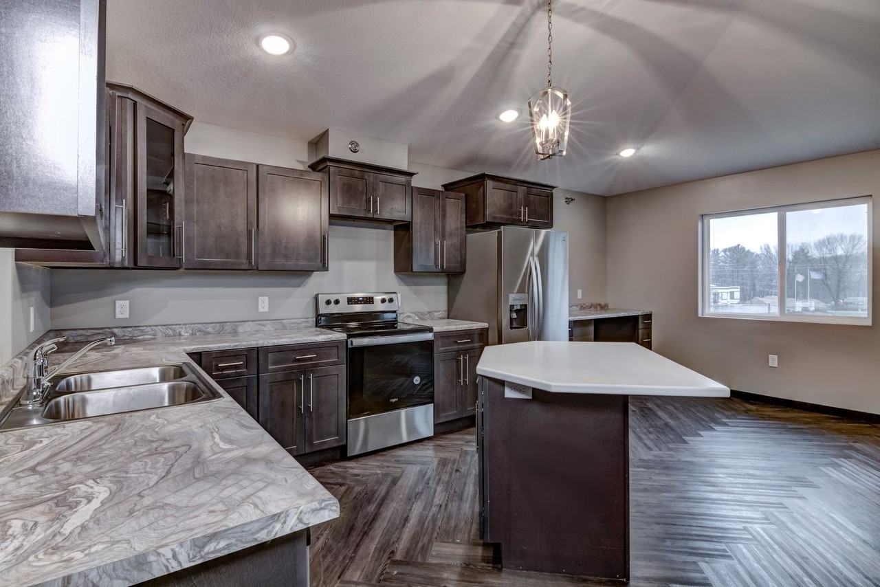 1000 N Hillcrest Pkwy - Photo 2 of 10