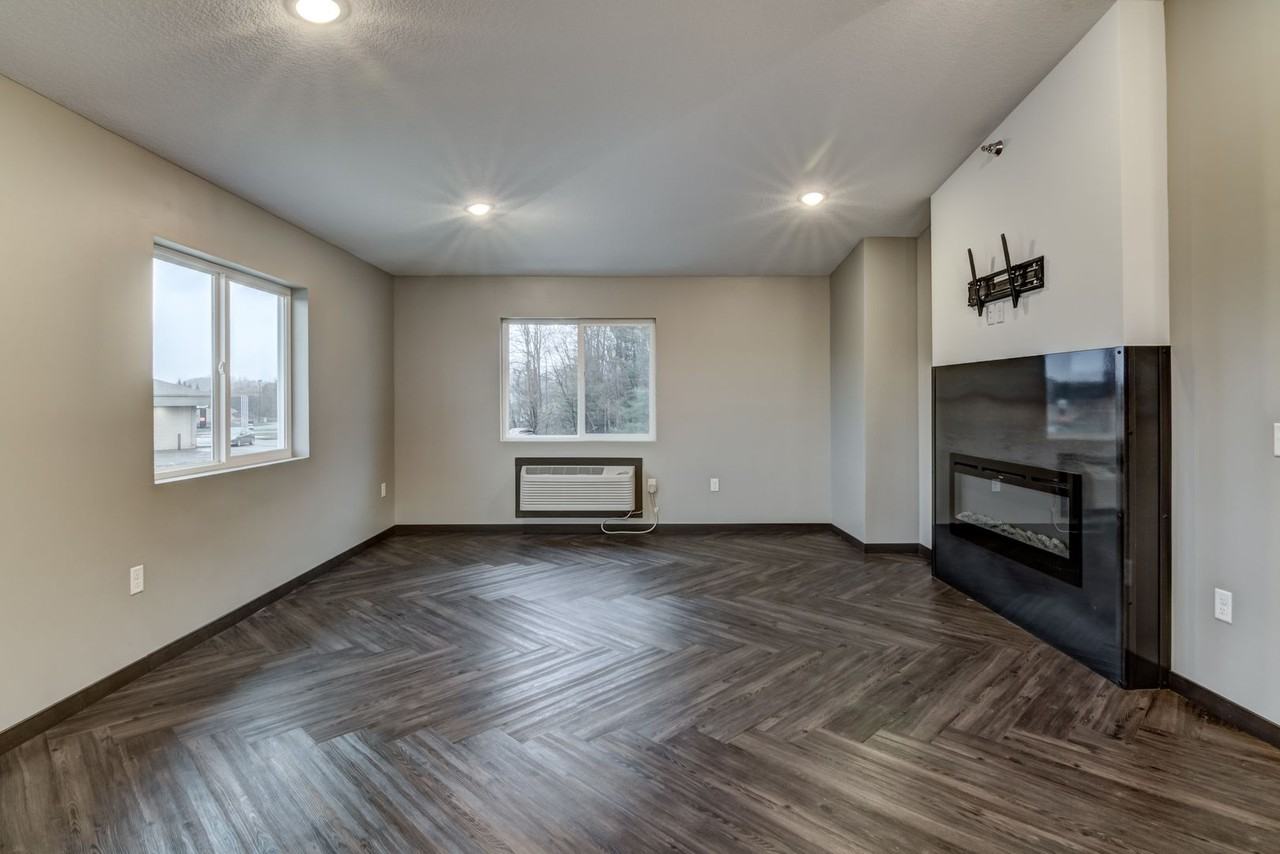 1000 N Hillcrest Pkwy - Photo 5 of 10