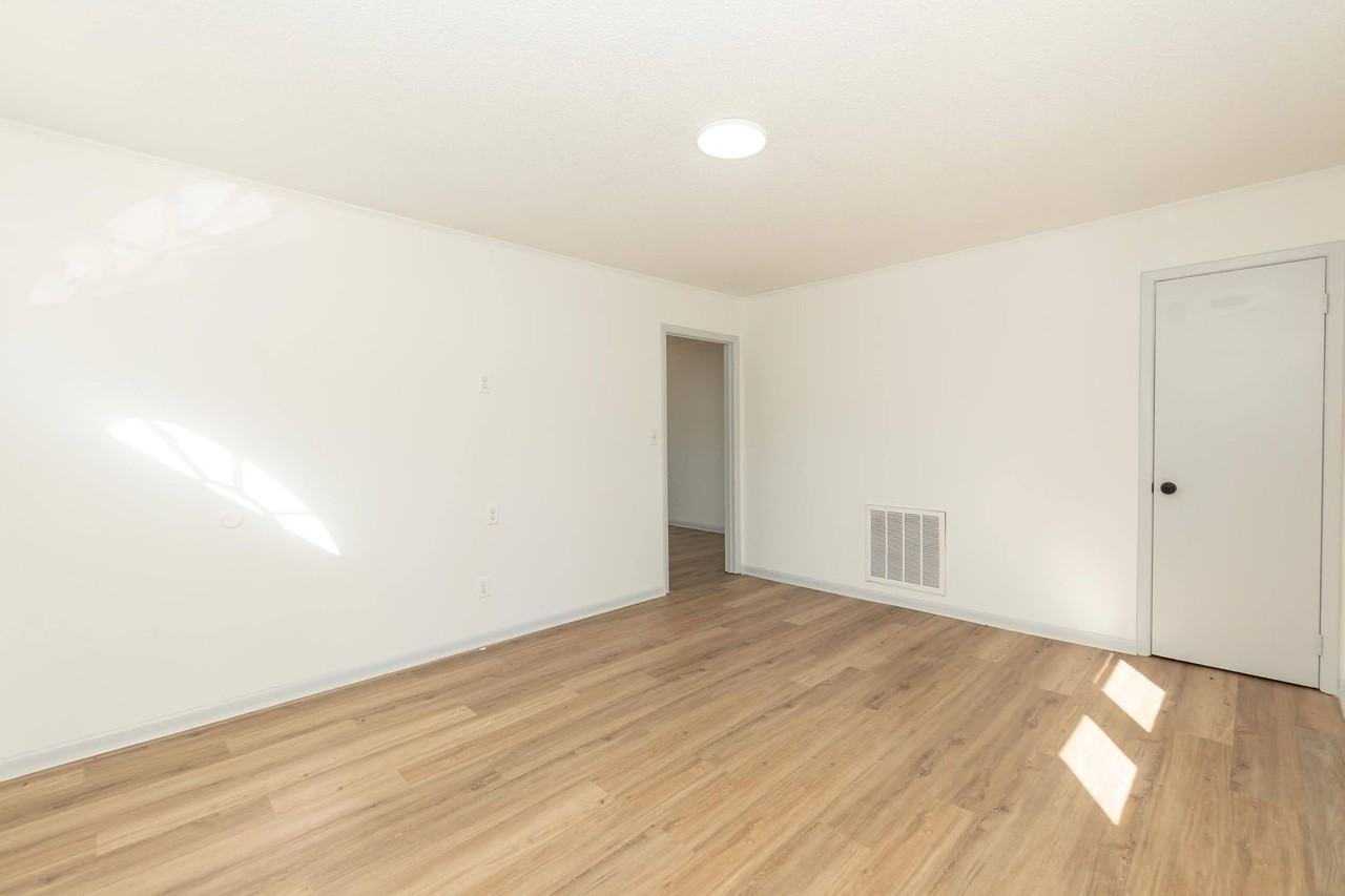 113 N Bullock St - Photo 7 of 22