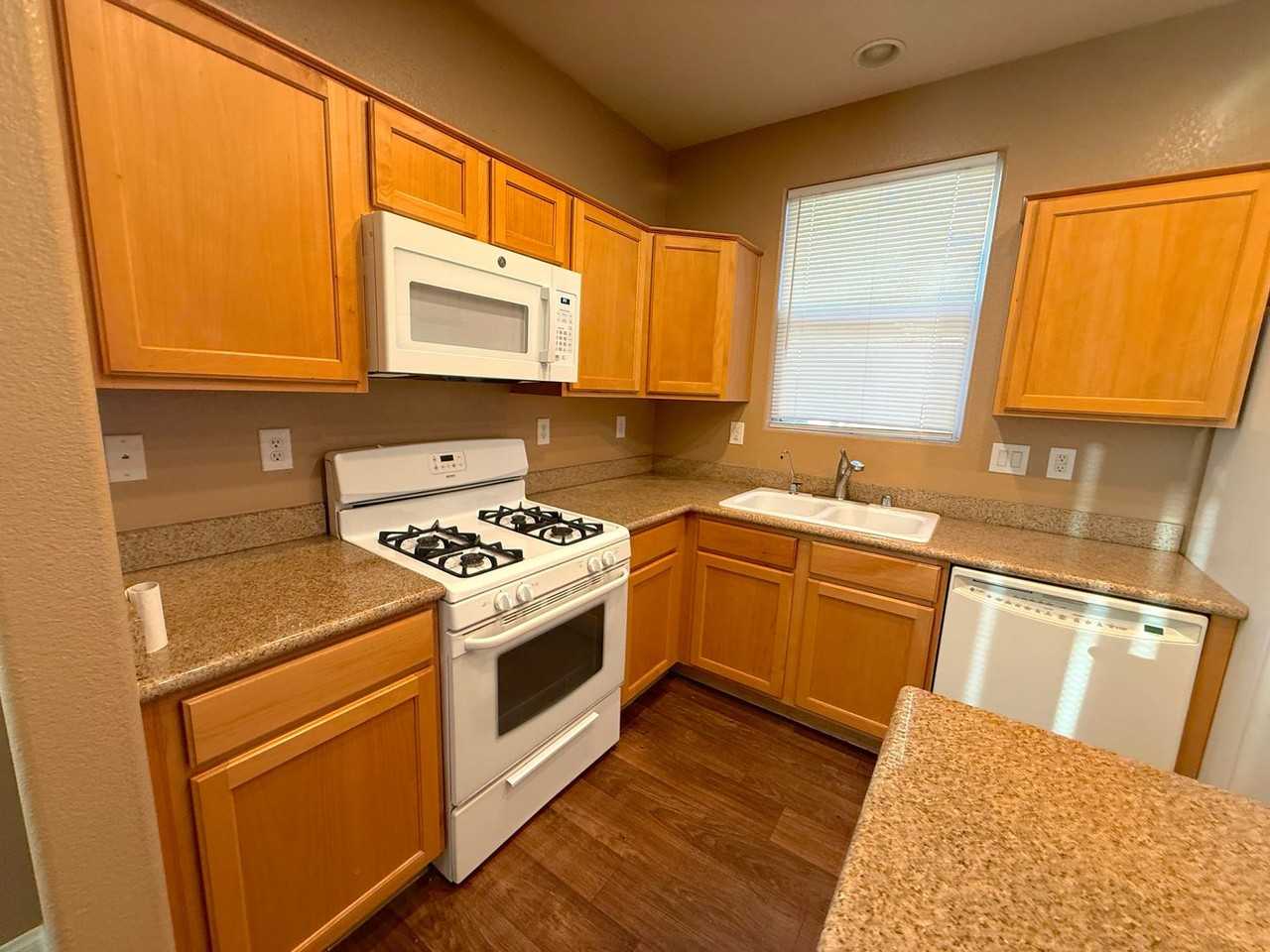 136 Red Tee Ln - Photo 5 of 21