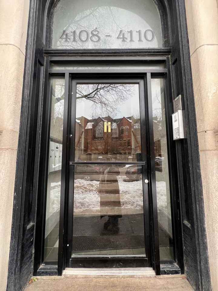 4108 N Southport Ave #2 - Photo 2 of 24