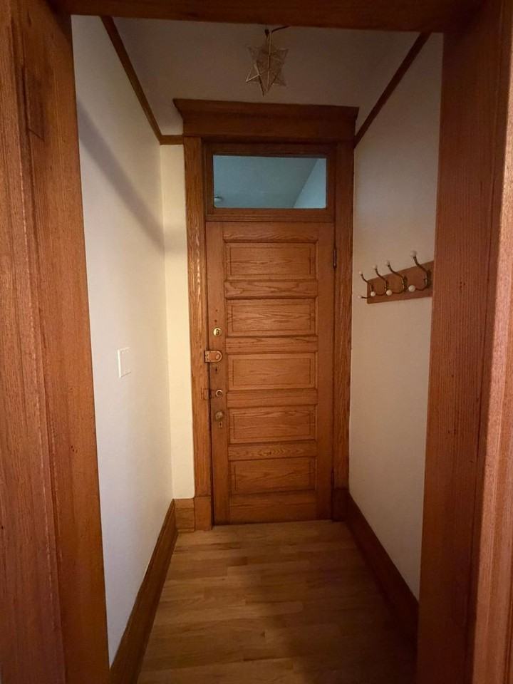 4108 N Southport Ave #2 - Photo 5 of 24