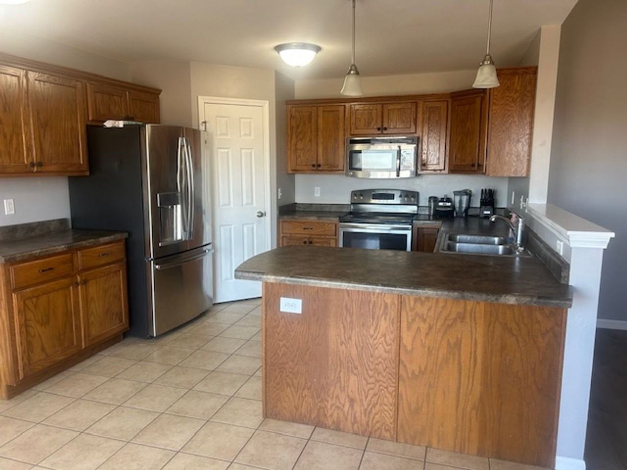 2010 Thompson Dr - Photo 6 of 22