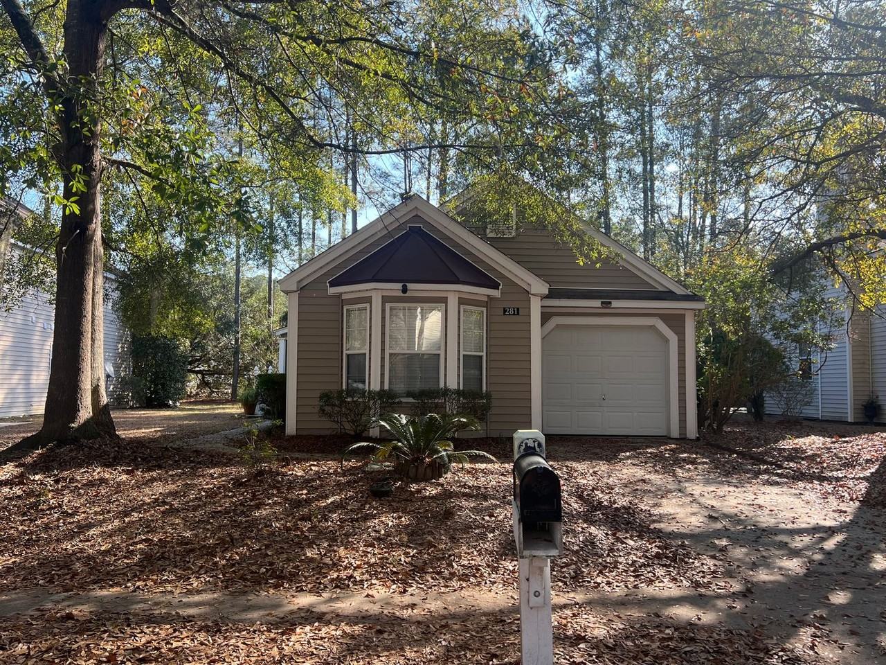 281 Old Bridge Dr - Photo 2 of 19