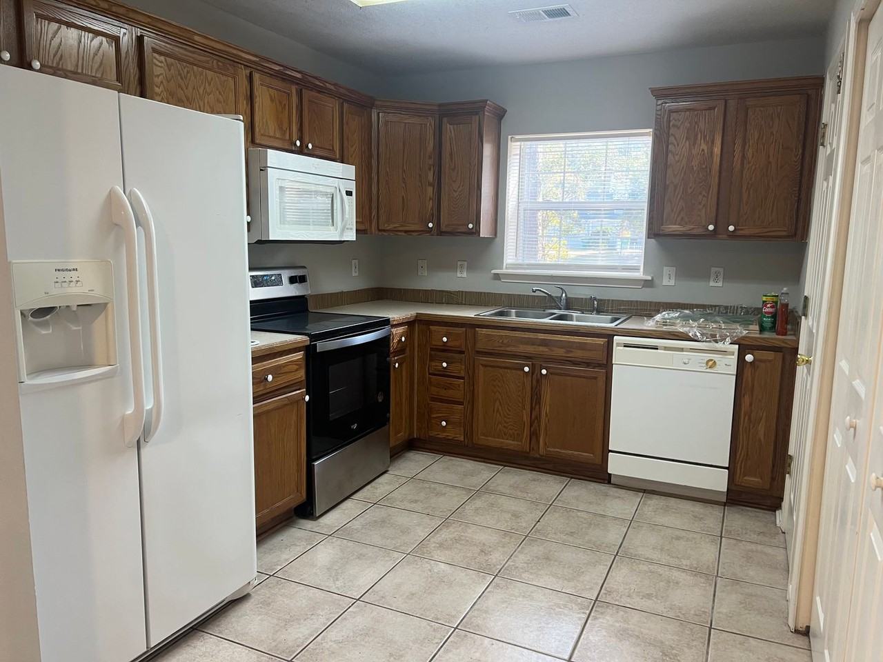 281 Old Bridge Dr - Photo 5 of 19