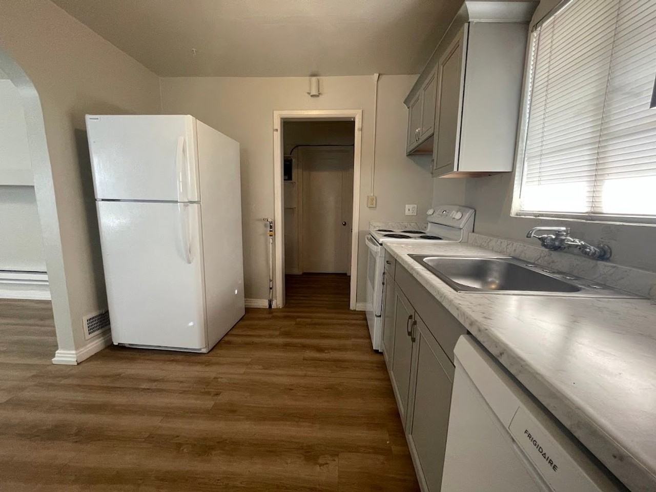 39 W 880 N - Photo 5 of 11