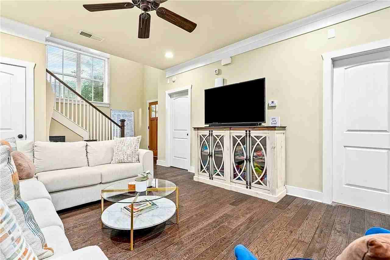 650 Dekalb St #1422 - Photo 2 of 13