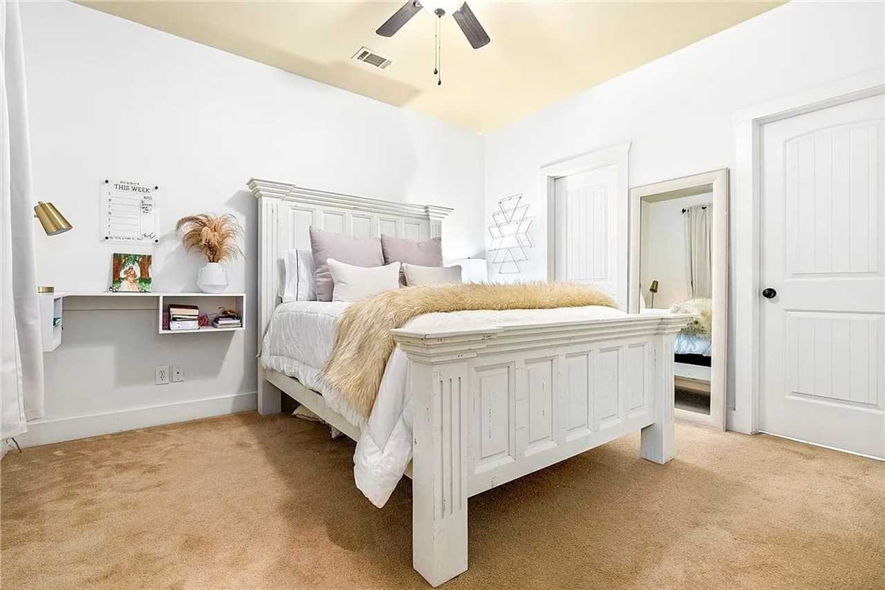 650 Dekalb St #1422 - Photo 6 of 13