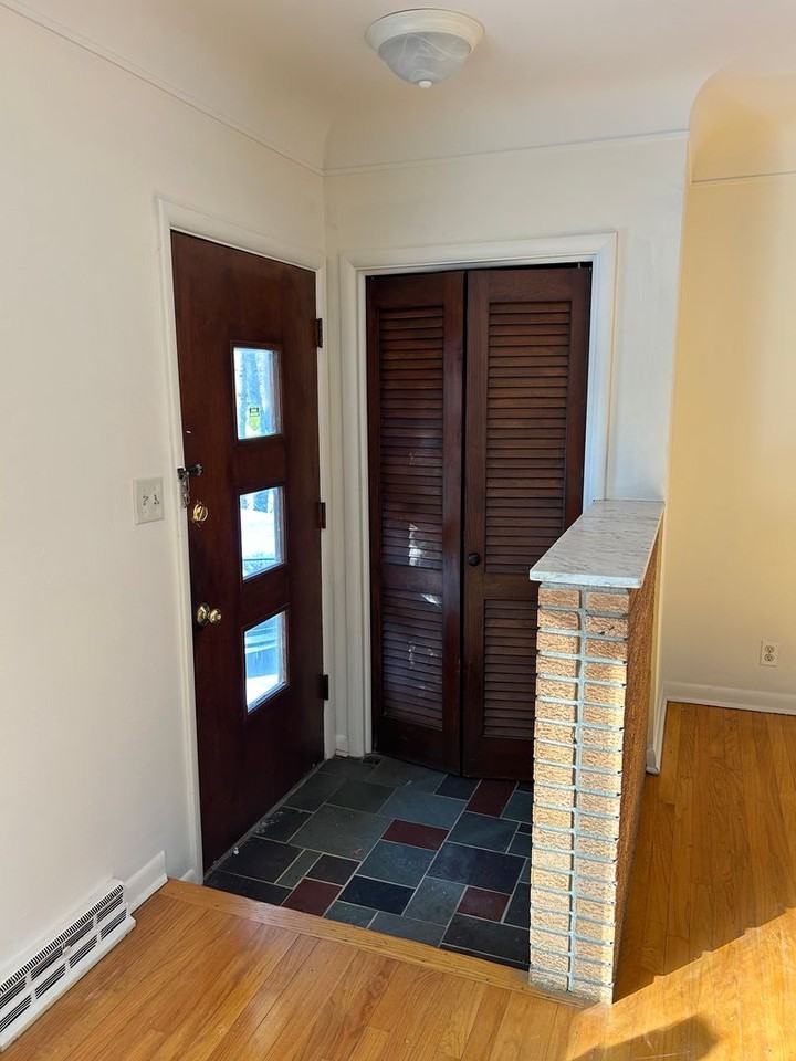 315 Hazelwood Ave - Photo 2 of 15