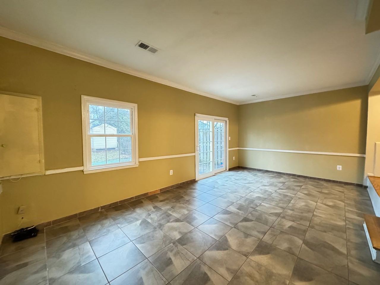 10107 Henry Ct - Photo 3 of 24