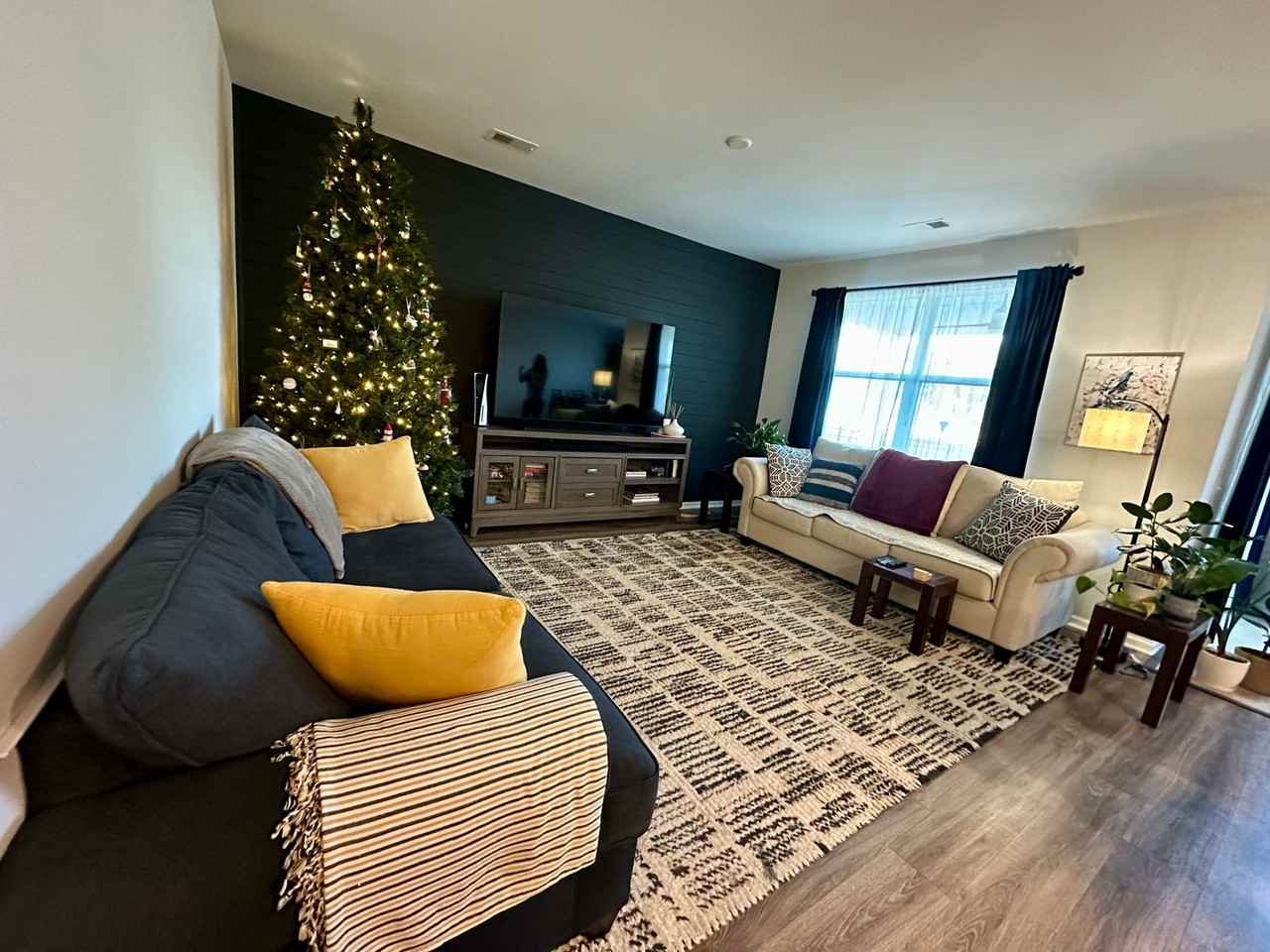 123 Oldwood Dr - Photo 3 of 17