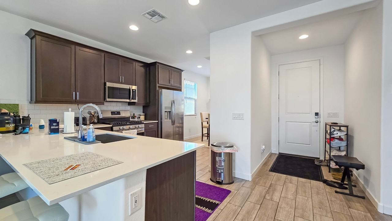 16839 W Evergreen Rd - Photo 4 of 27