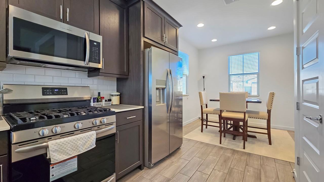 16839 W Evergreen Rd - Photo 7 of 27