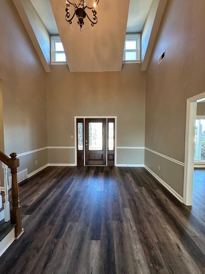 6923 Silver Cloud Cv - Photo 2 of 46