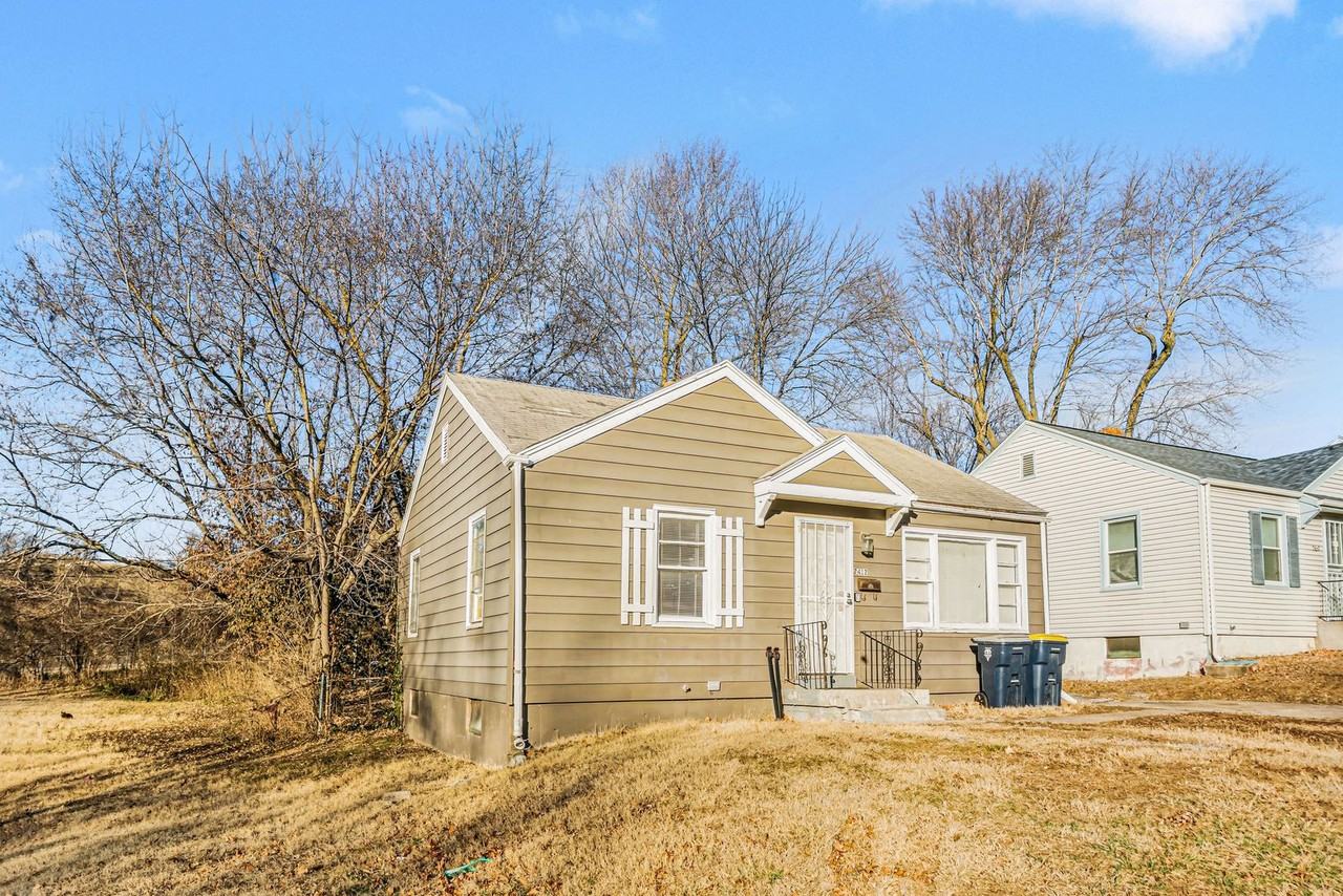 7412 Bellefontaine Ave - Photo 2 of 9