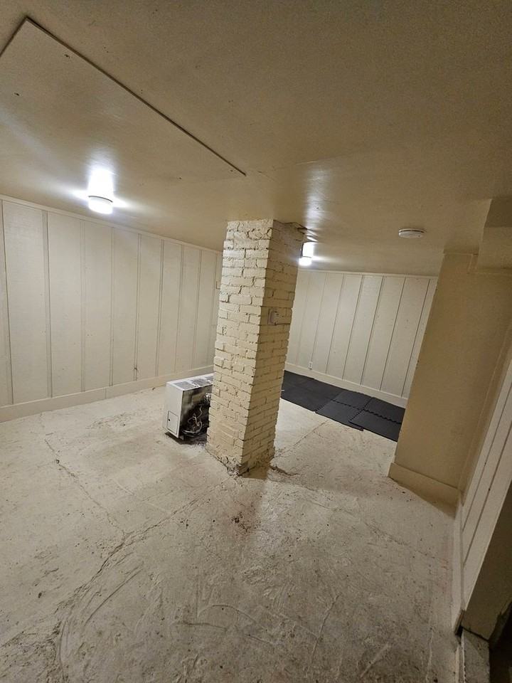 841 W 13th St - Photo 6 of 6