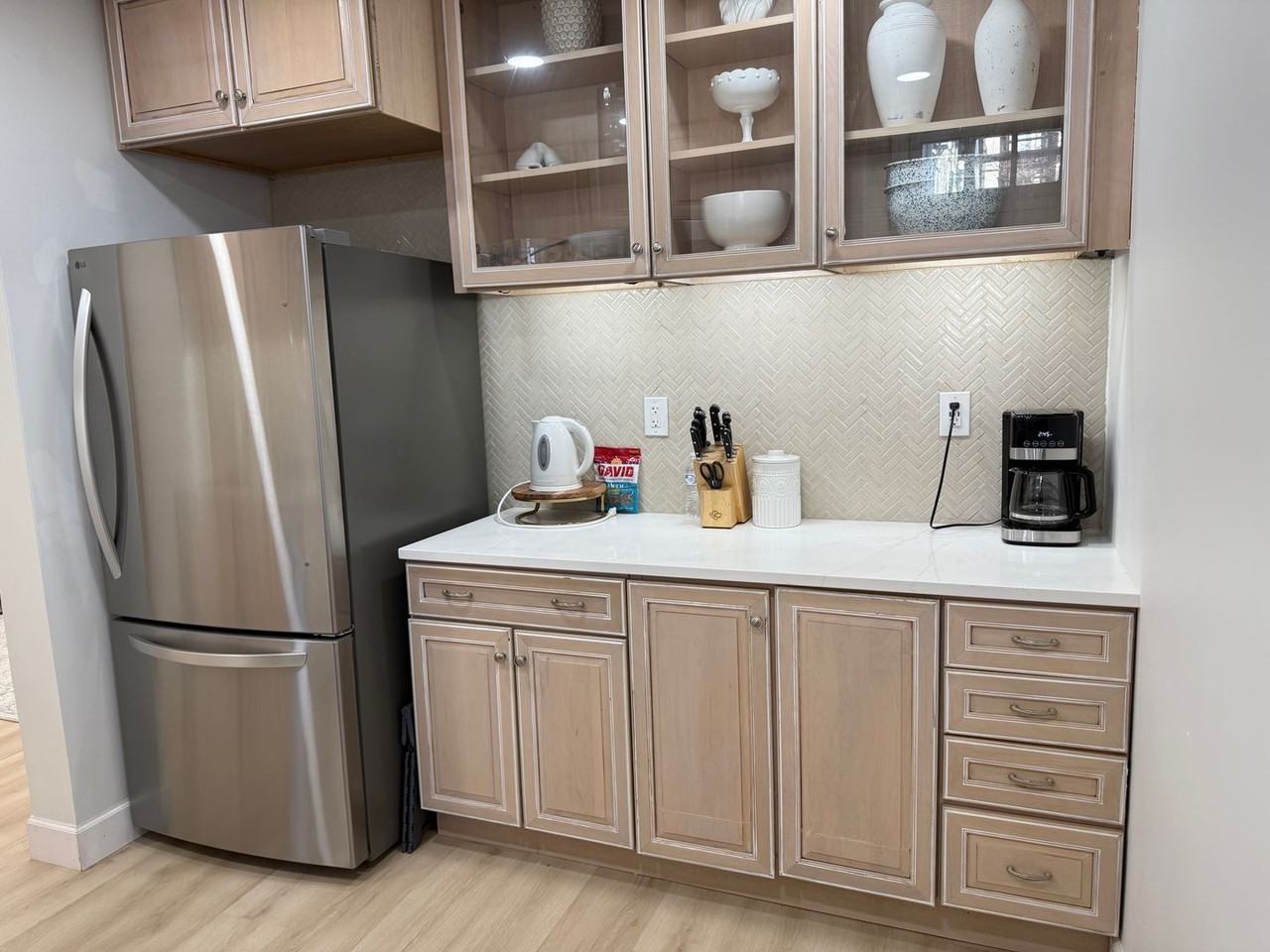 1013 N Elm St - Photo 4 of 19