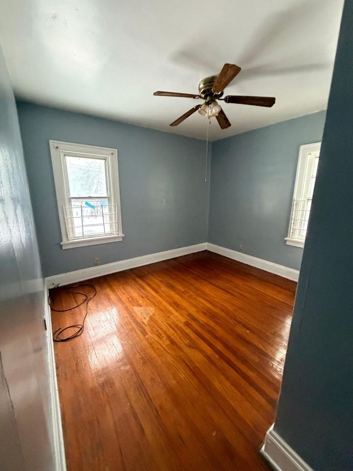 9426 Dickens Ave - Photo 2 of 7