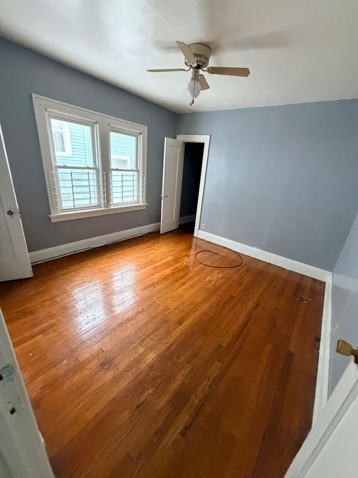 9426 Dickens Ave - Photo 6 of 7