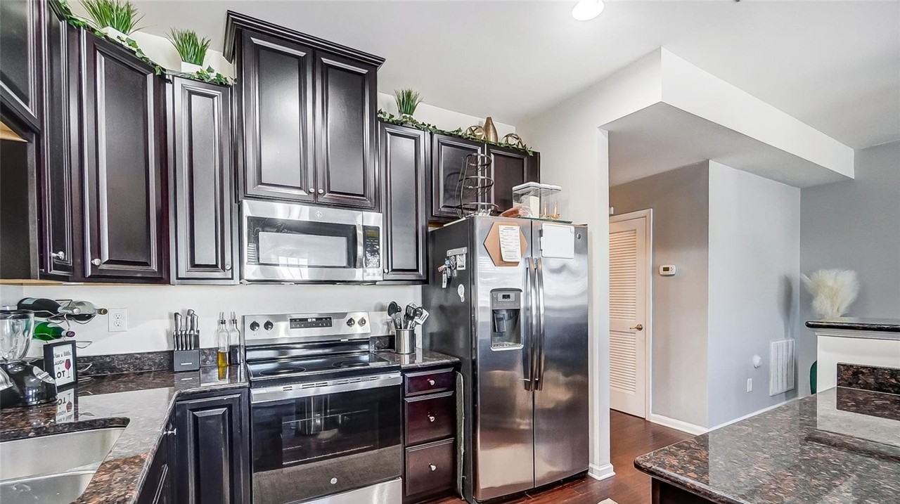 6402 Terrace View Ct - Photo 4 of 26