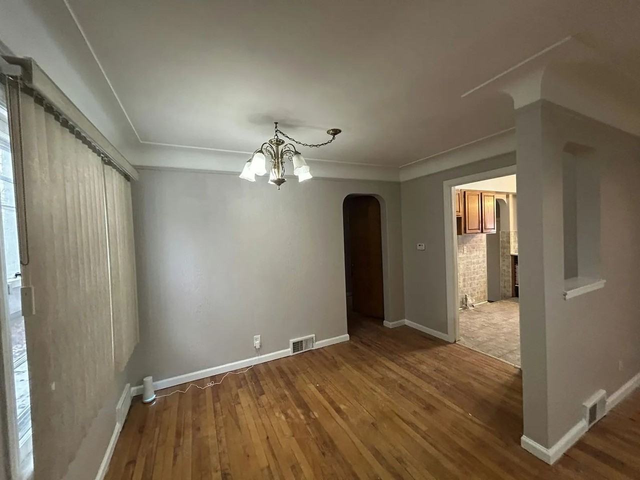 17253 Wormer St - Photo 3 of 13