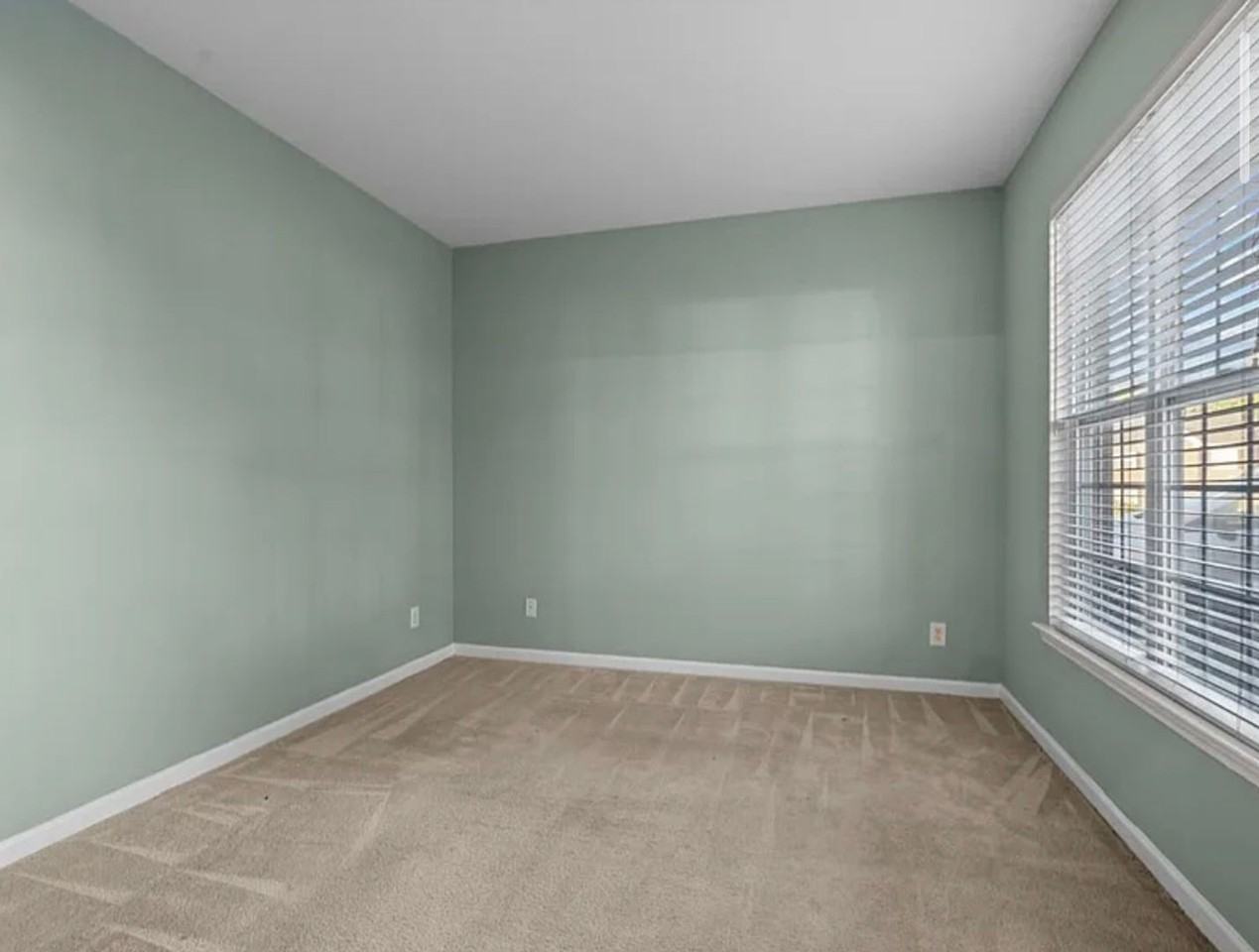 6 Galway Dr - Photo 4 of 24