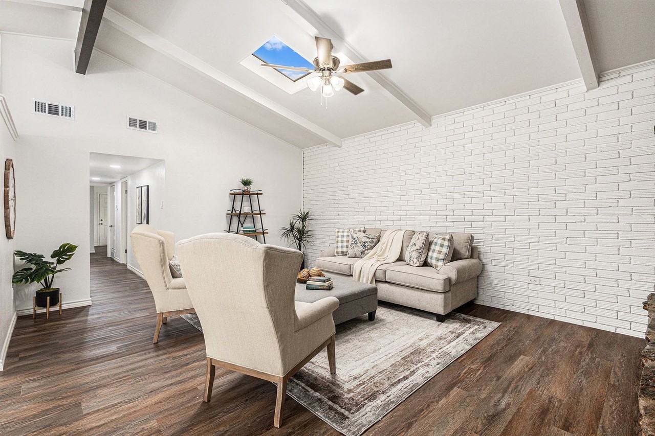 736 Sherbrook Dr - Photo 2 of 29