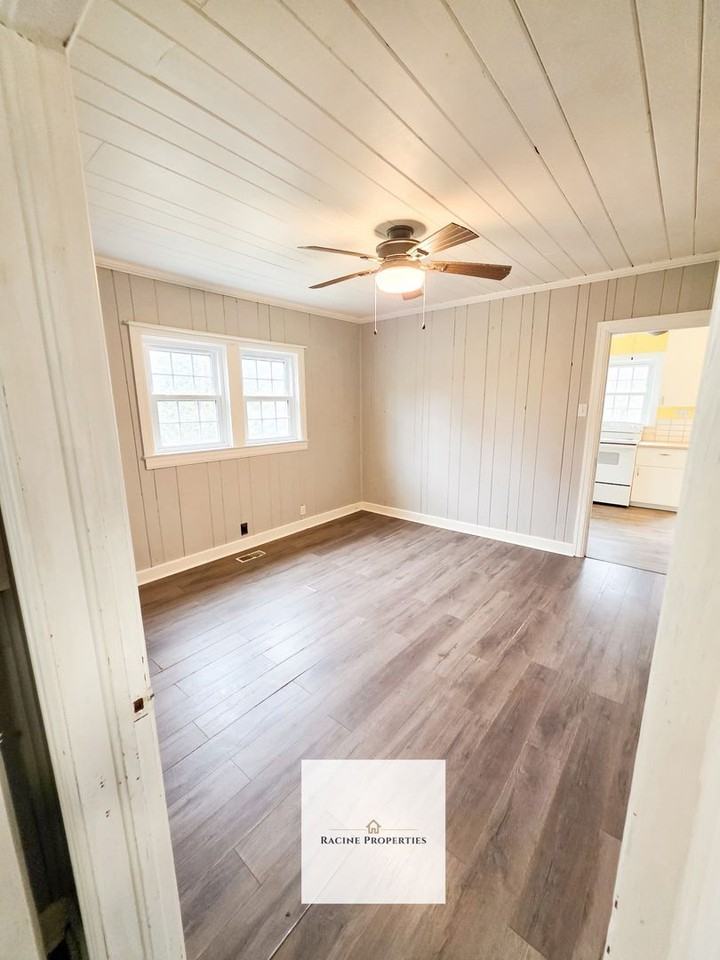 672 Green River Rd - Photo 5 of 21