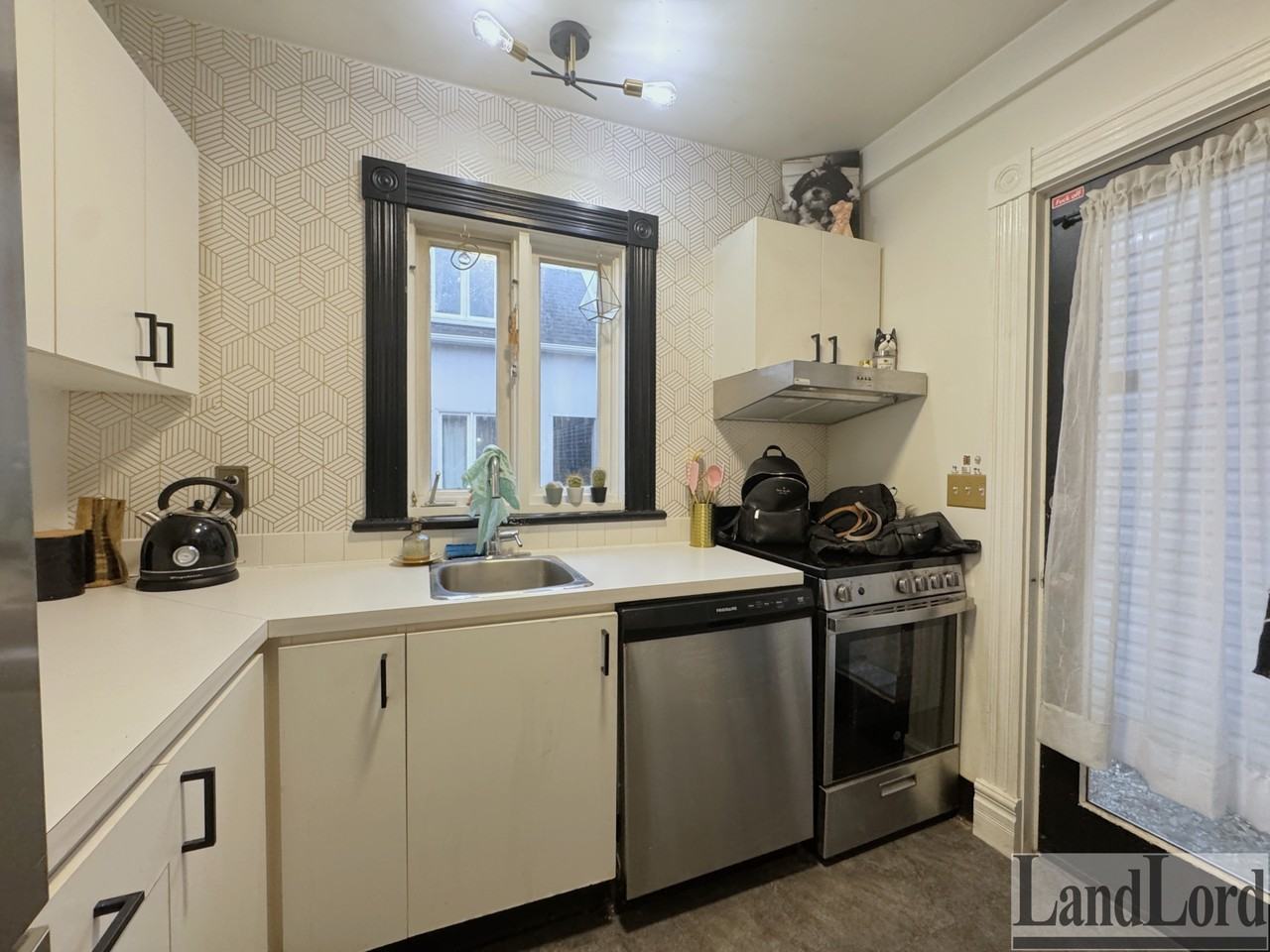 73 Northcote Ave #3 - Photo 2 of 13