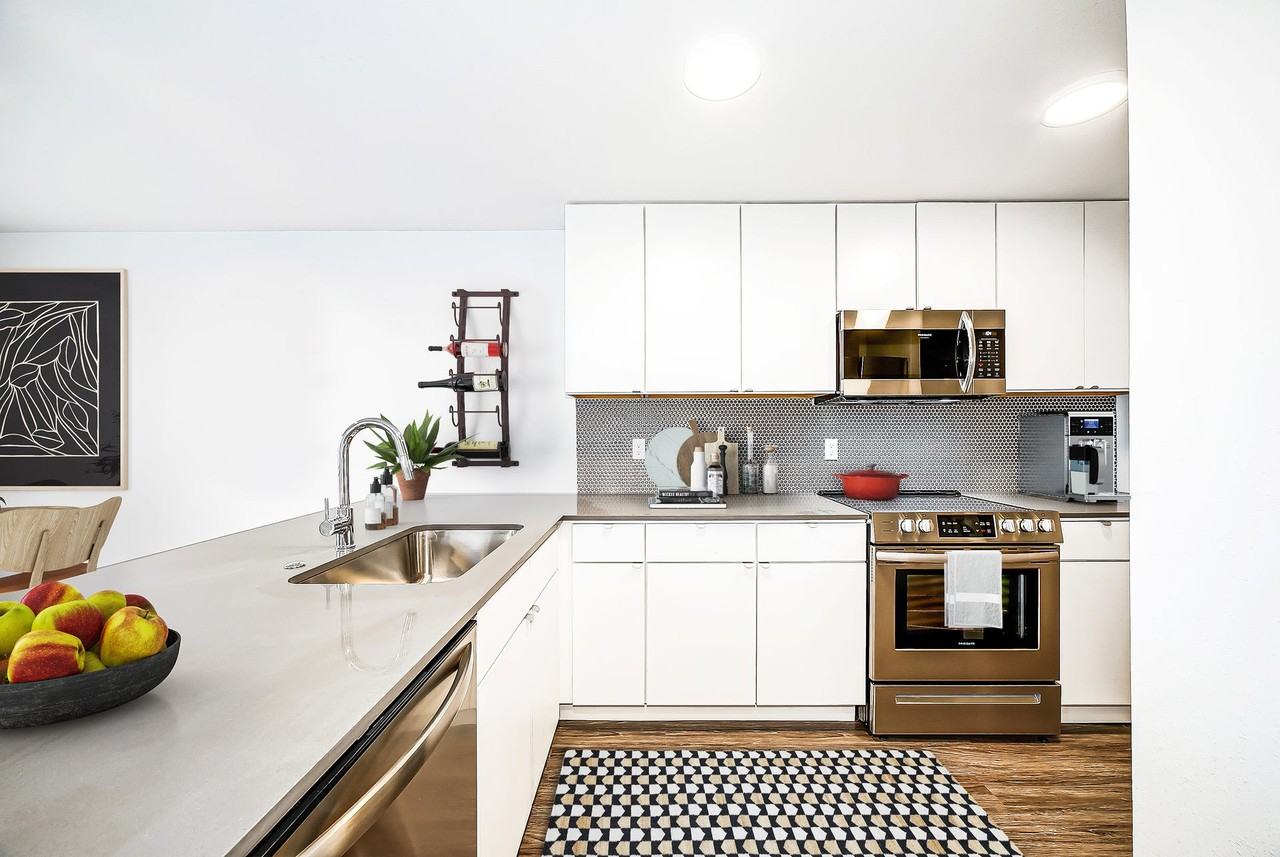 LYLA  Eastlake  Apartments - Photo 4 of 29