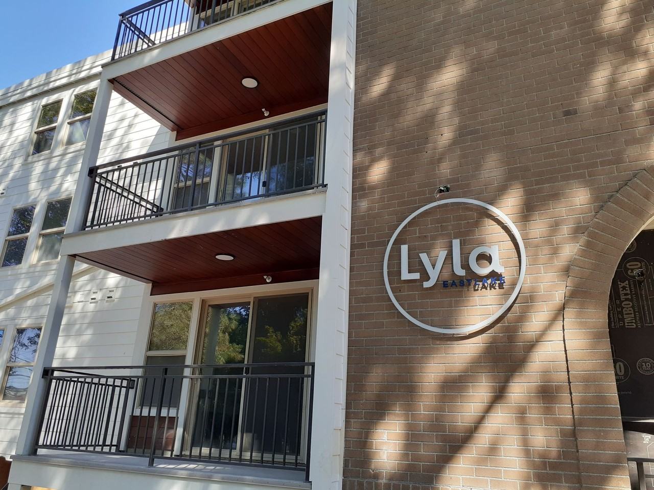 LYLA  Eastlake  Apartments - Photo 6 of 29