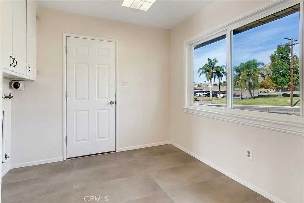 194 W Blaine St - Photo 3 of 21