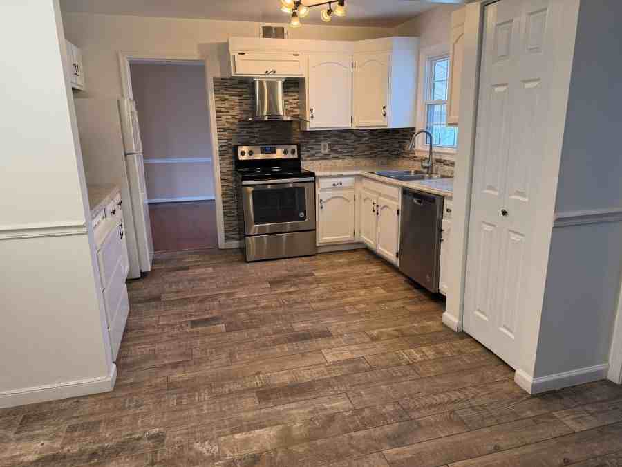 7818 Attleboro Dr - Photo 5 of 24