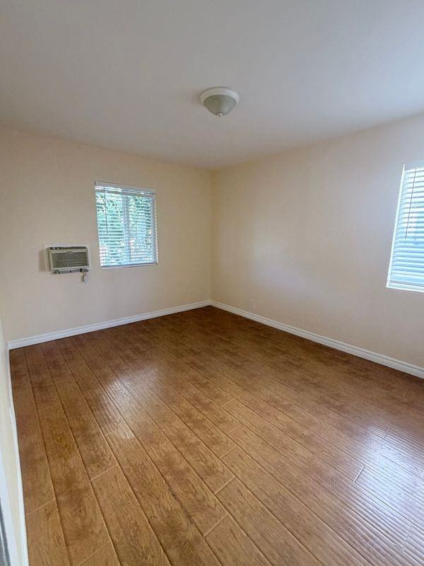 20256 Vanowen St - Photo 7 of 23