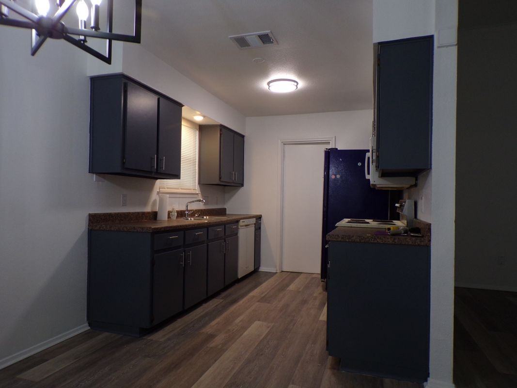 4163 Freestone St - Photo 2 of 6